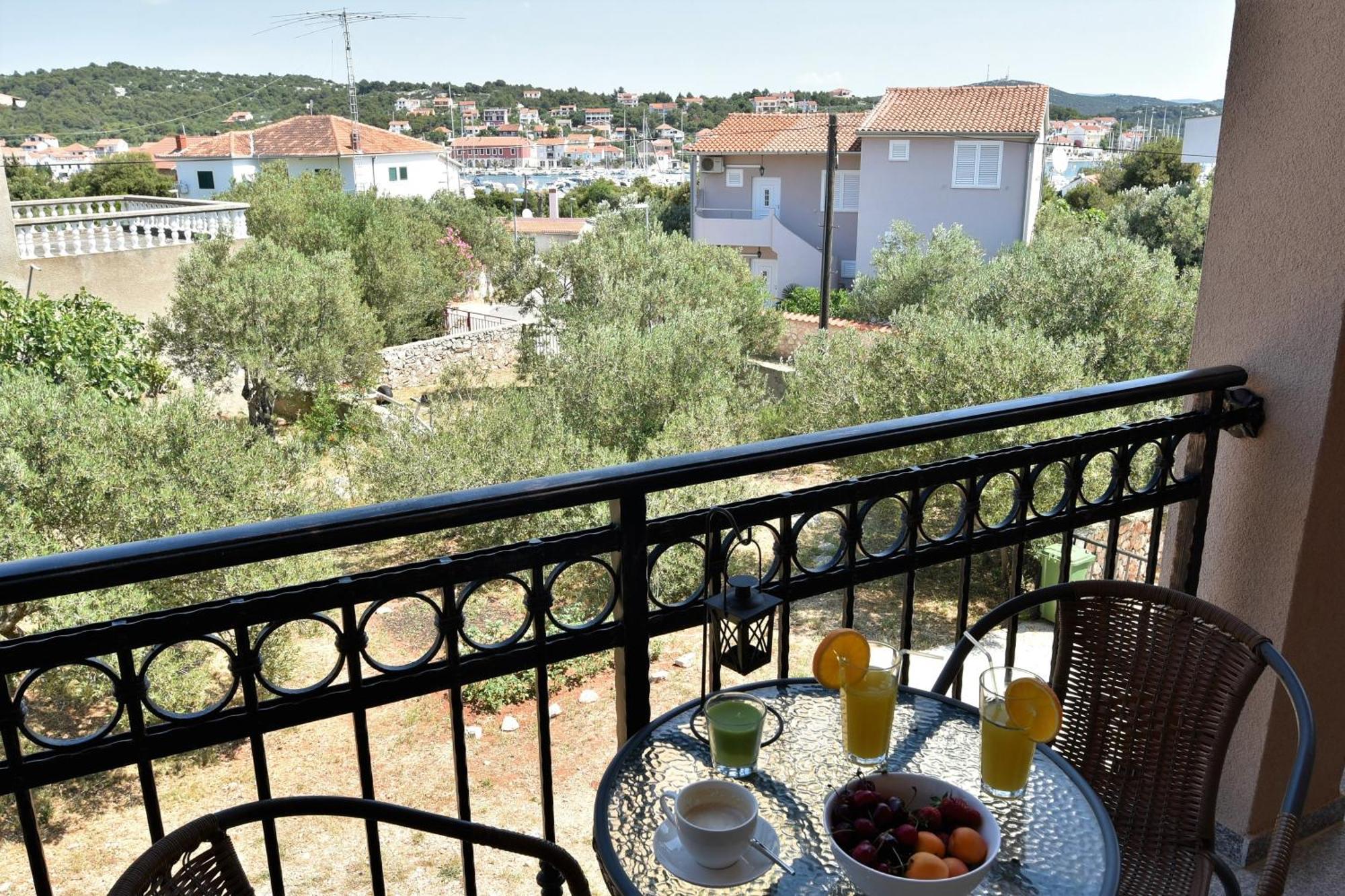 Apartmani Natasa Nino Jezera, Murter Chambre photo