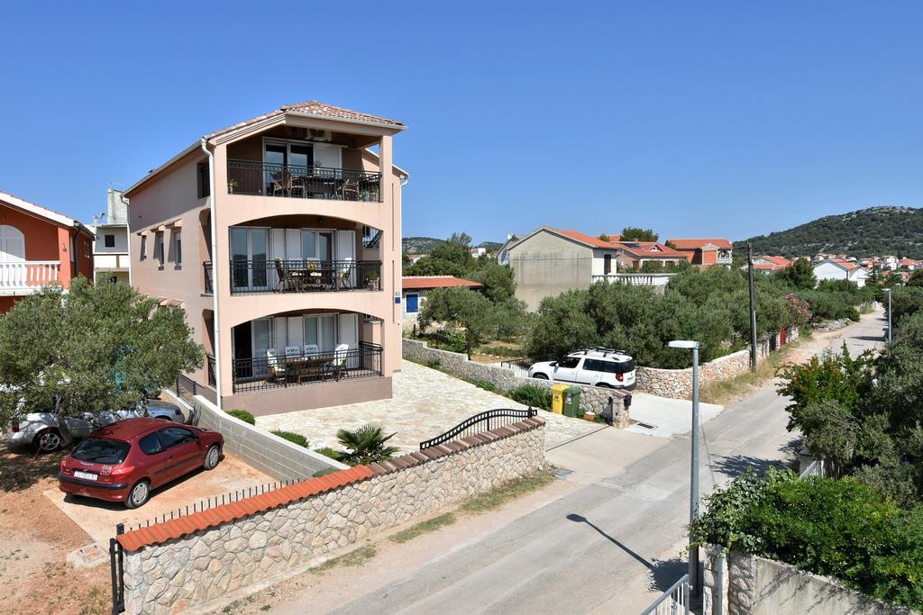 Apartmani Natasa Nino Jezera, Murter Extérieur photo